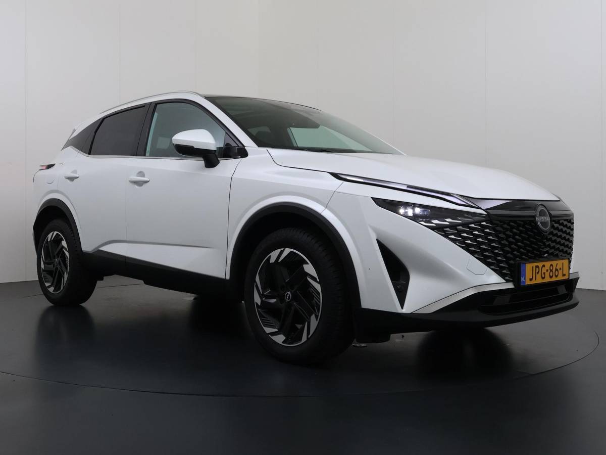 Nissan QASHQAI Nissan Qashqai 1.3 MHEV Xtronic N-Connecta ONDERHOUD GEHAD BIJ DE DEALER | DIRECT LEVERBAAR | FABRIEKSGARANTIE | PANORAMADAK | VOORRUITVERWARMING | STOEL- & STUURVERWARMING | 360° CAMERA | DODEHOEKDETECTIE | HEAD-UP DISPLAY | ELEKTRISCHE ACHTERKLEP