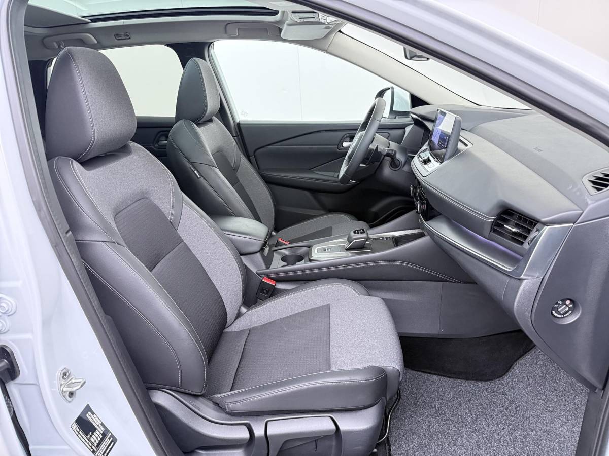 Nissan QASHQAI Nissan Qashqai 1.3 MHEV Xtronic N-Connecta ONDERHOUD GEHAD BIJ DE DEALER | DIRECT LEVERBAAR | FABRIEKSGARANTIE | PANORAMADAK | VOORRUITVERWARMING | STOEL- & STUURVERWARMING | 360° CAMERA | DODEHOEKDETECTIE | HEAD-UP DISPLAY | ELEKTRISCHE ACHTERKLEP