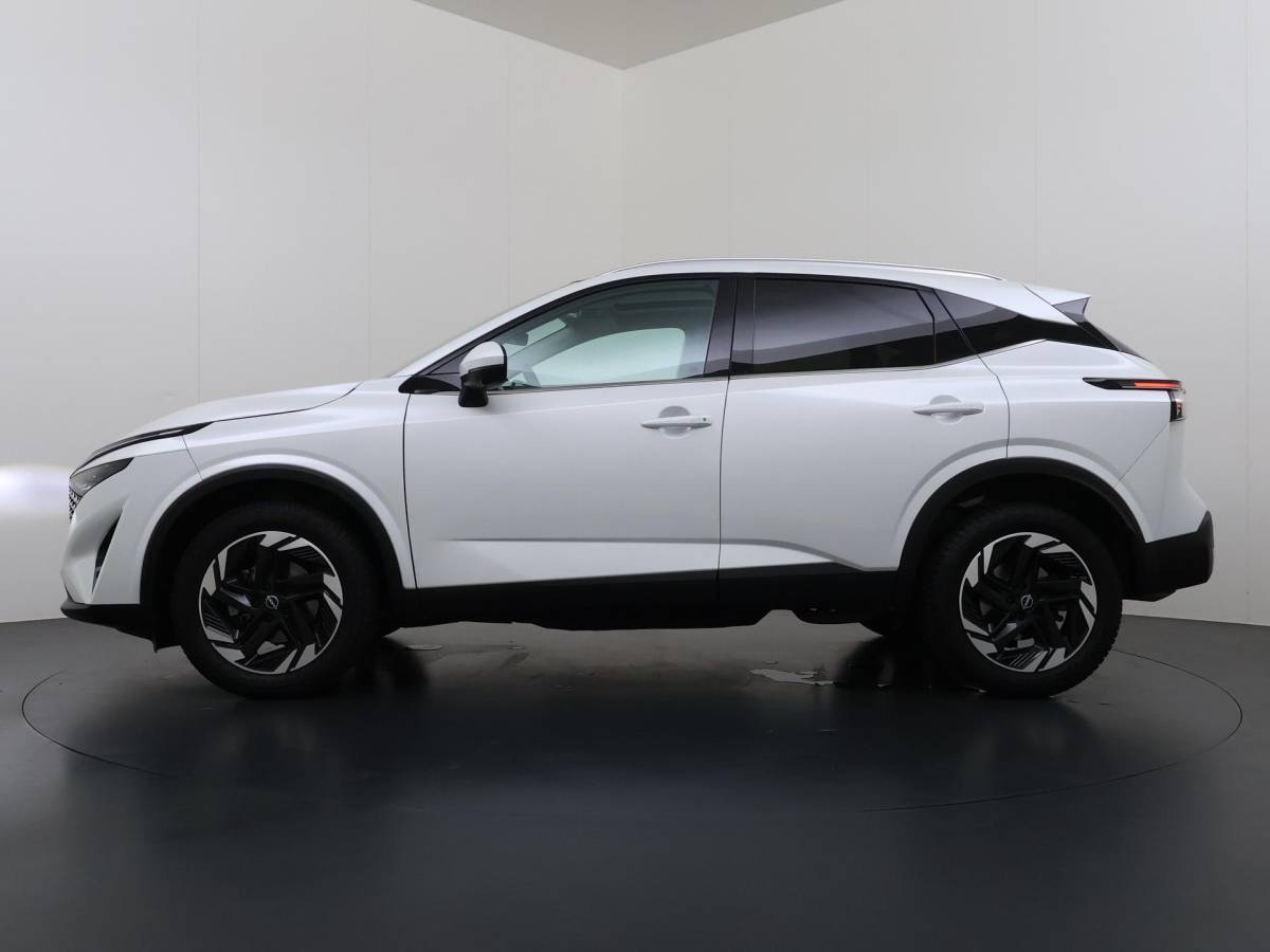 Nissan QASHQAI Nissan Qashqai 1.3 MHEV Xtronic N-Connecta ONDERHOUD GEHAD BIJ DE DEALER | DIRECT LEVERBAAR | FABRIEKSGARANTIE | PANORAMADAK | VOORRUITVERWARMING | STOEL- & STUURVERWARMING | 360° CAMERA | DODEHOEKDETECTIE | HEAD-UP DISPLAY | ELEKTRISCHE ACHTERKLEP