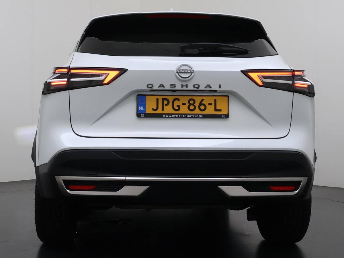 Nissan QASHQAI Nissan Qashqai 1.3 MHEV Xtronic N-Connecta ONDERHOUD GEHAD BIJ DE DEALER | DIRECT LEVERBAAR | FABRIEKSGARANTIE | PANORAMADAK | VOORRUITVERWARMING | STOEL- & STUURVERWARMING | 360° CAMERA | DODEHOEKDETECTIE | HEAD-UP DISPLAY | ELEKTRISCHE ACHTERKLEP