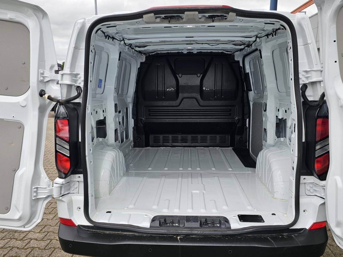 Ford Transit Custom Ford Transit Custom 320 2.0 TDCI L1H1 Trend 136pk | AWD | 4×4 | Adaptieve cruise control | Achteruitrijcamera | Navigatiesysteem |