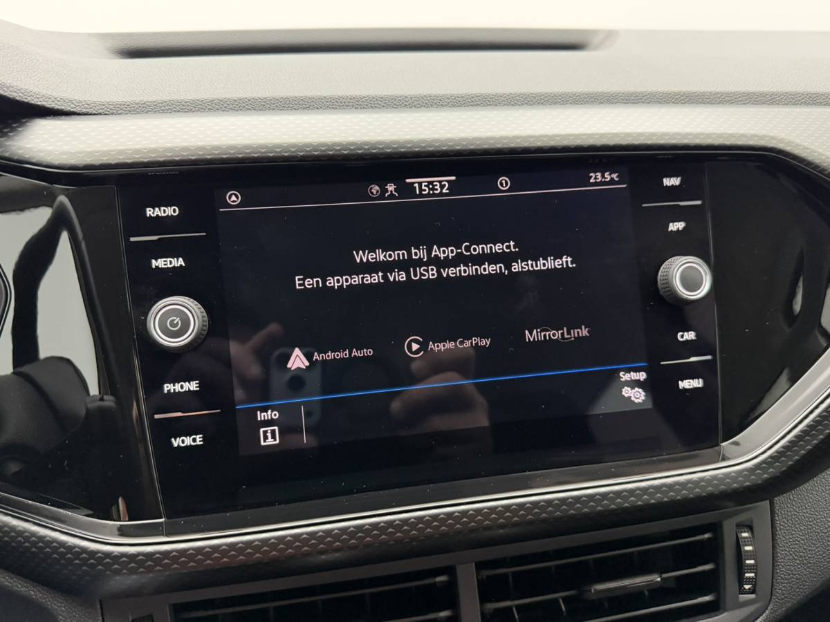 Volkswagen T-Cross Volkswagen T-Cross 1.0 TSI Life | 26000KM | Automaat | Camera | Parkeersensoren | Carplay&Android