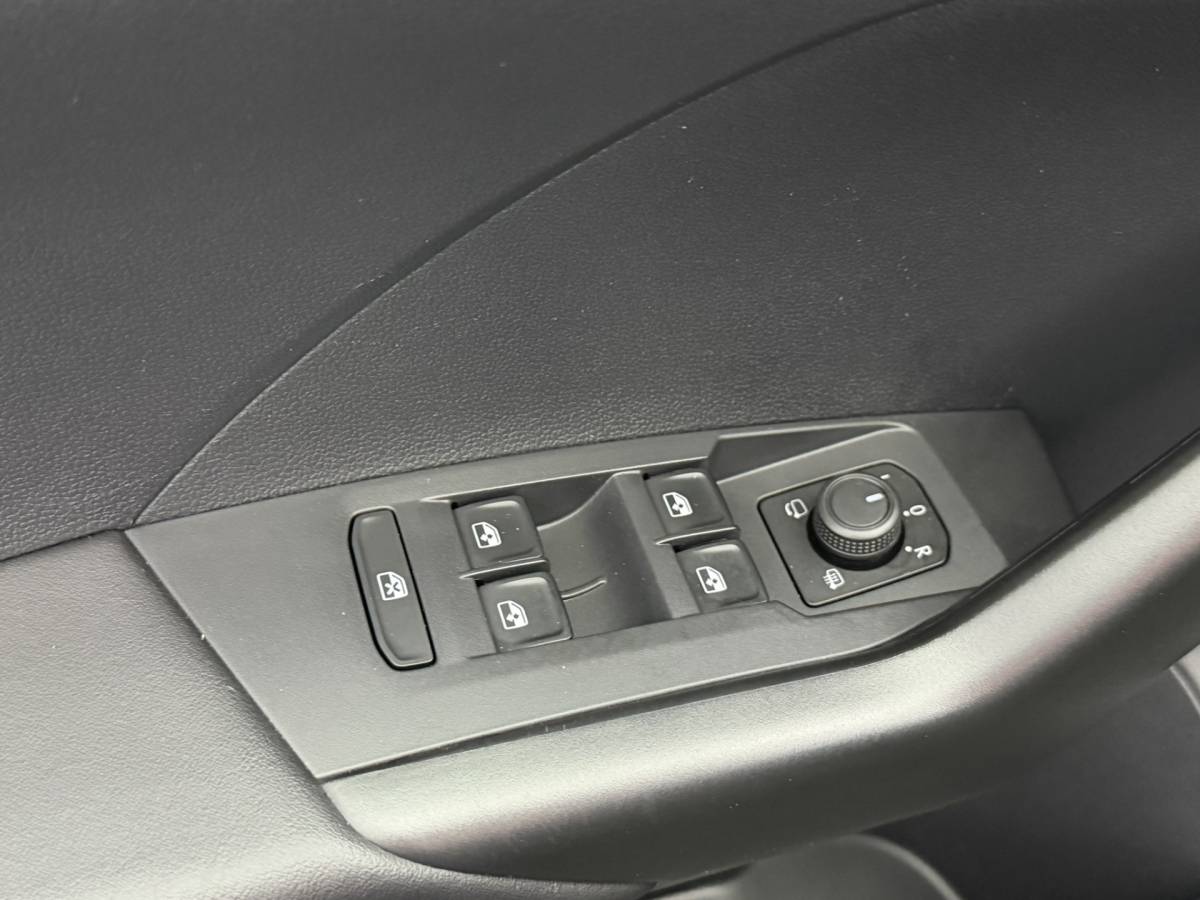 Volkswagen T-Cross Volkswagen T-Cross 1.0 TSI Life | 26000KM | Automaat | Camera | Parkeersensoren | Carplay&Android