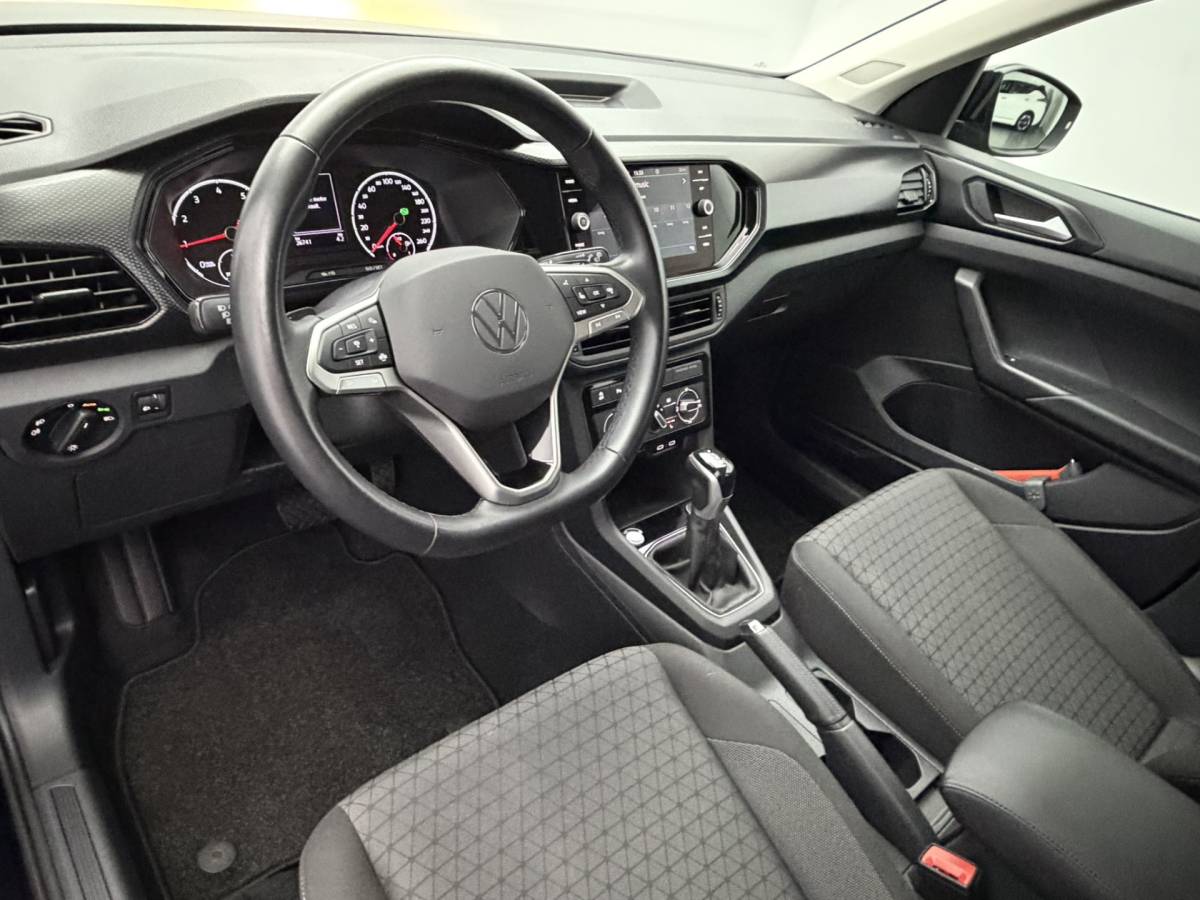Volkswagen T-Cross Volkswagen T-Cross 1.0 TSI Life | 26000KM | Automaat | Camera | Parkeersensoren | Carplay&Android
