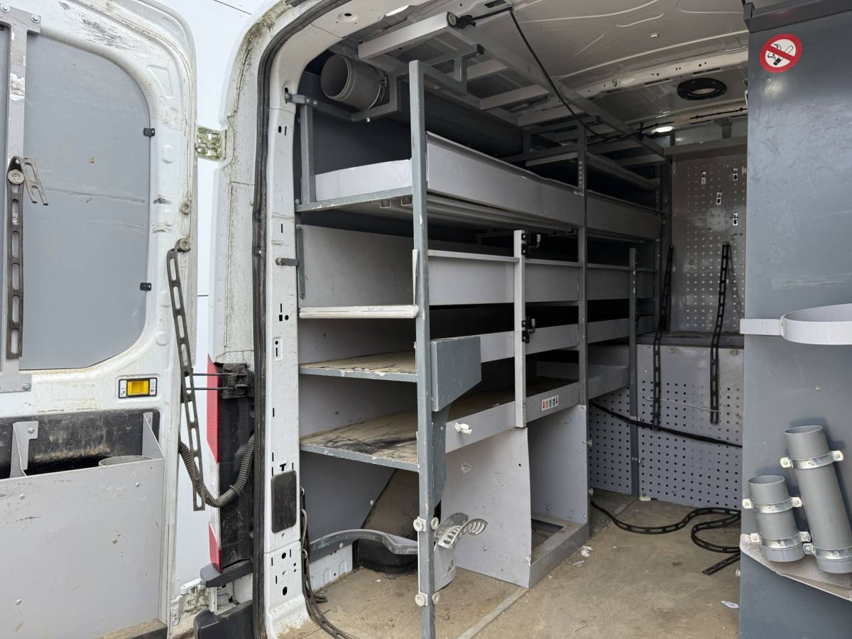 Ford Transit Ford Transit 2.0 TDCI 130PK L2H2 Airco Cruise Control Parkeersensoren Stoelverwarming Zwaailampen Kastwand Inbouw
