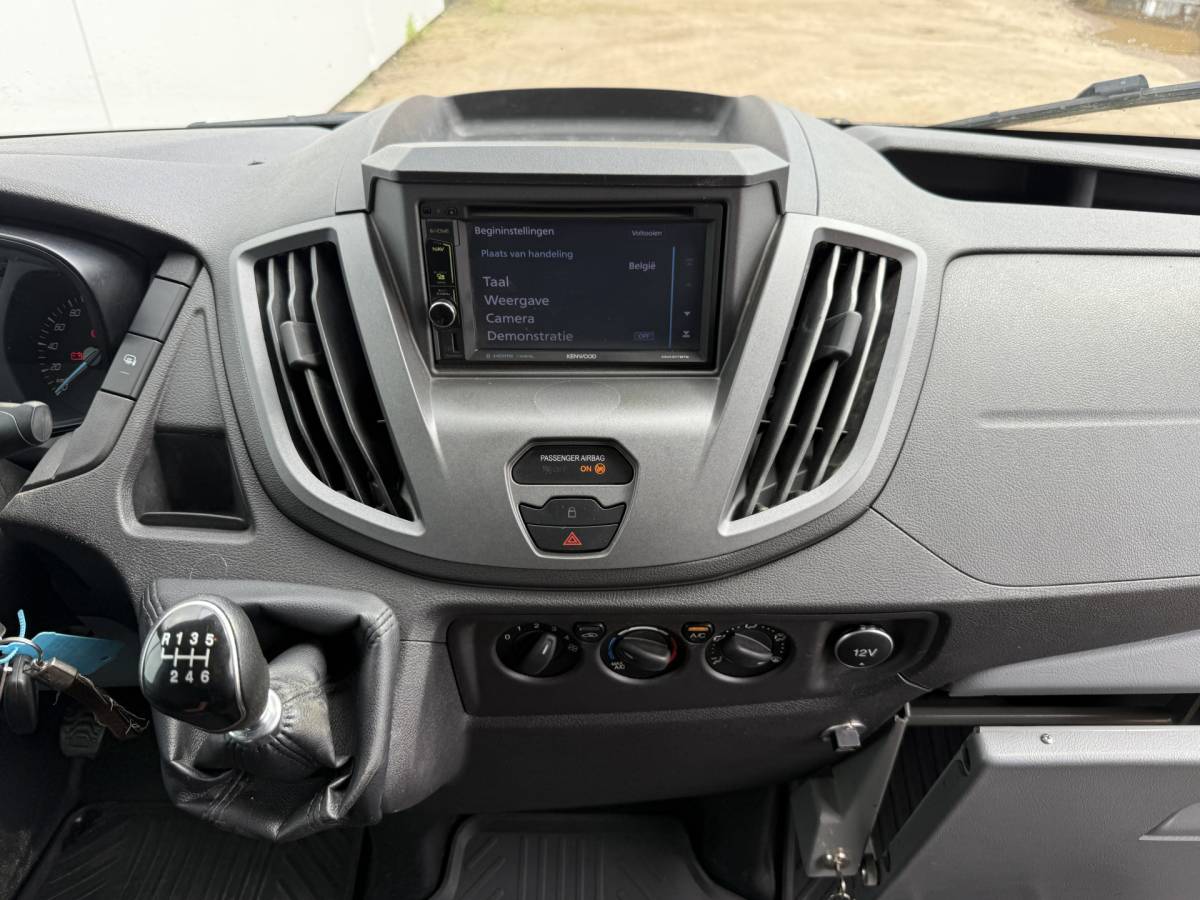 Ford Transit Ford Transit 2.0 TDCI 130PK L2H2 Airco Cruise Control Parkeersensoren Stoelverwarming Zwaailampen Kastwand Inbouw