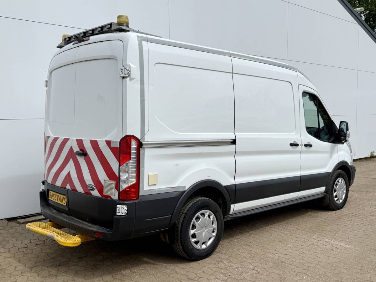 Ford Transit Ford Transit 2.0 TDCI 130PK L2H2 Airco Cruise Control Parkeersensoren Stoelverwarming Zwaailampen Kastwand Inbouw