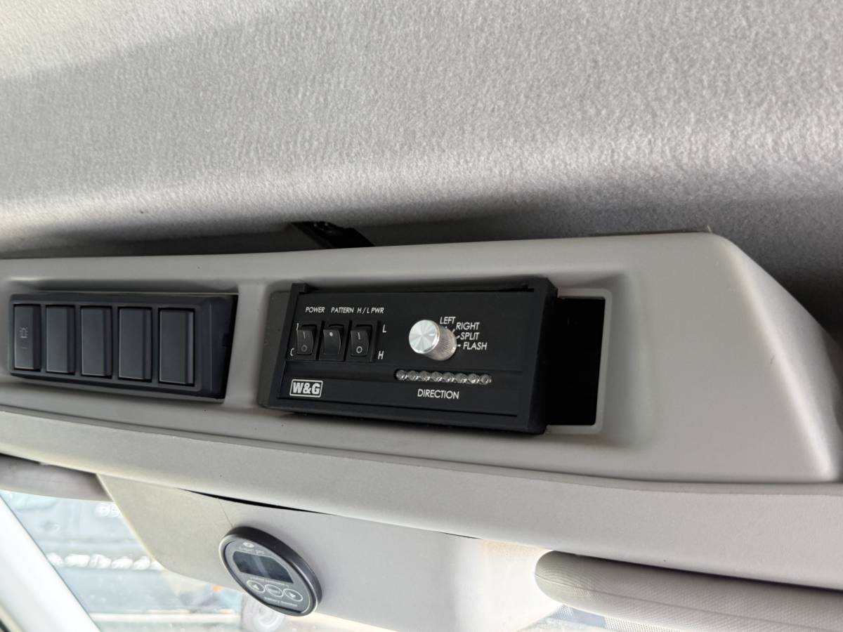 Ford Transit Ford Transit 2.0 TDCI 130PK L2H2 Airco Cruise Control Parkeersensoren Stoelverwarming Zwaailampen Kastwand Inbouw