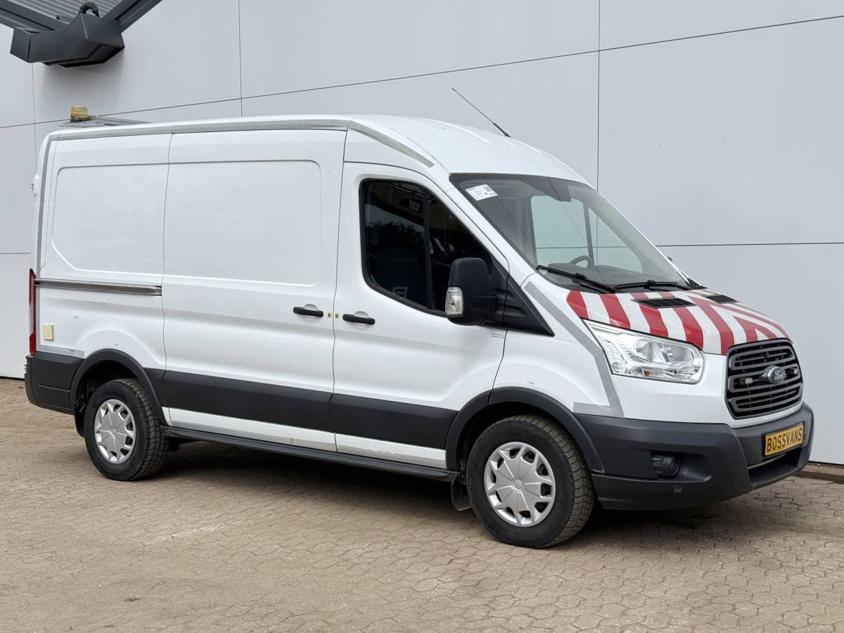 Ford Transit Ford Transit 2.0 TDCI 130PK L2H2 Airco Cruise Control Parkeersensoren Stoelverwarming Zwaailampen Kastwand Inbouw