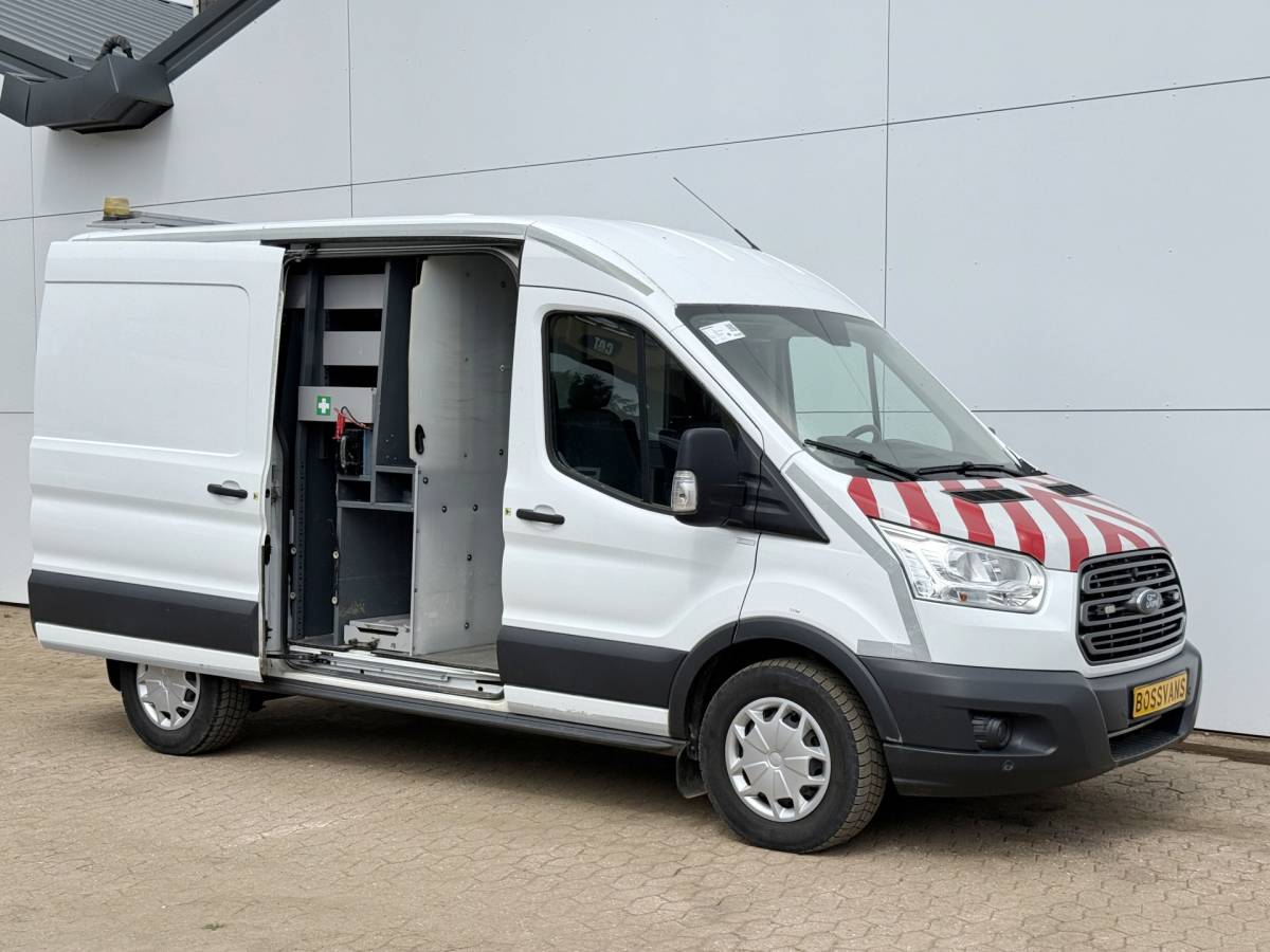 Ford Transit Ford Transit 2.0 TDCI 130PK L2H2 Airco Cruise Control Parkeersensoren Stoelverwarming Zwaailampen Kastwand Inbouw