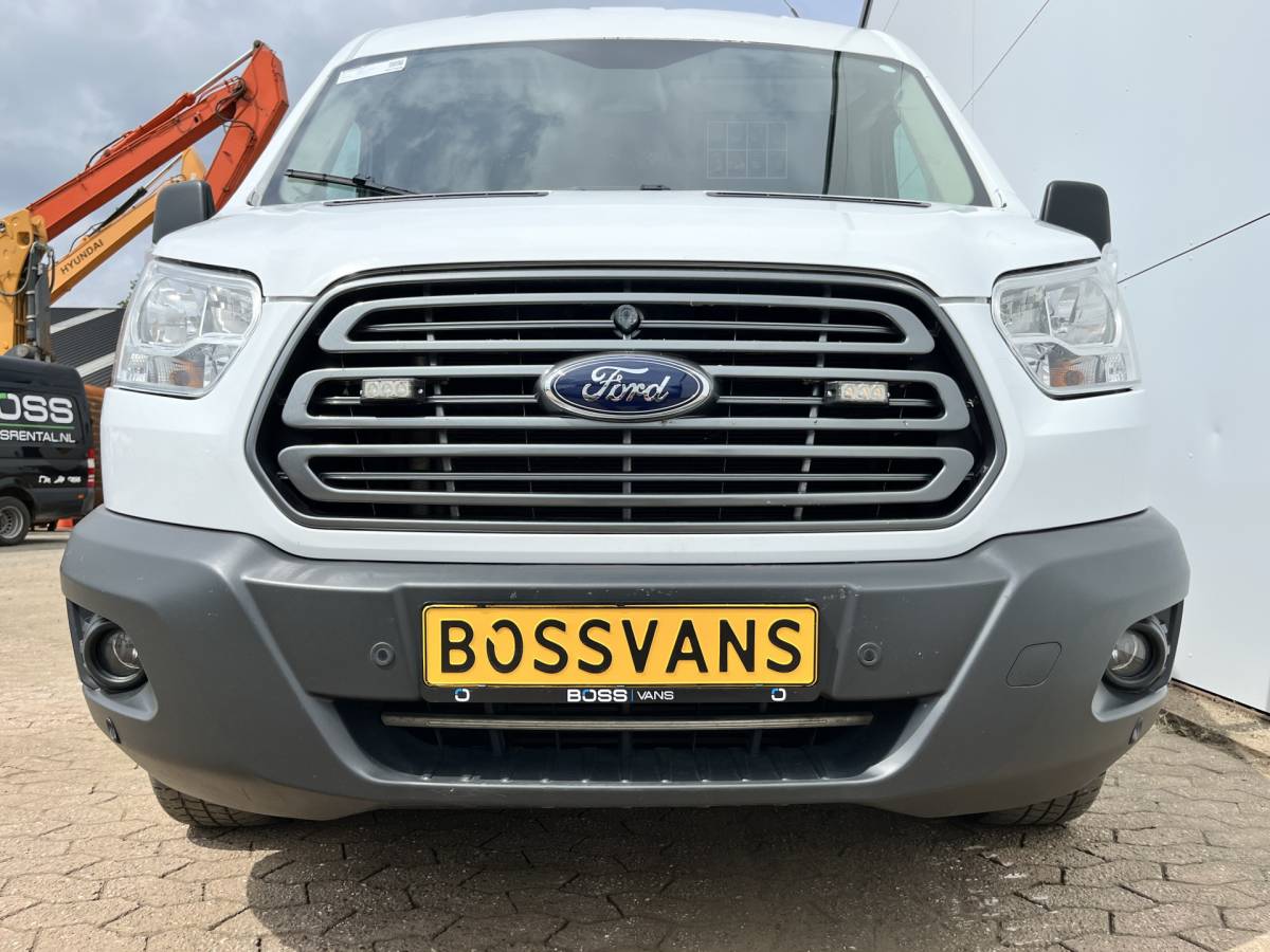 Ford Transit Ford Transit 2.0 TDCI 130PK L2H2 Airco Cruise Control Parkeersensoren Stoelverwarming Zwaailampen Kastwand Inbouw