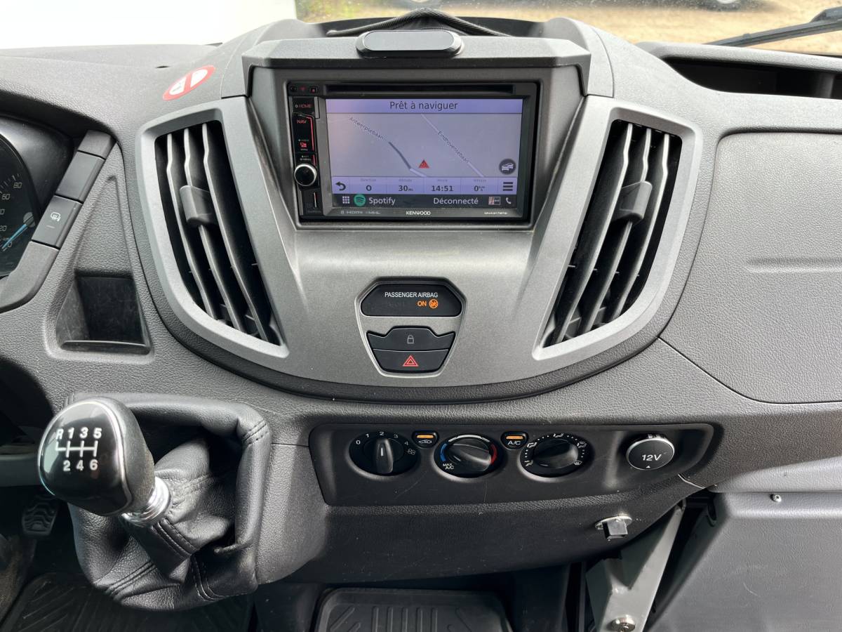 Ford Transit Ford Transit 2.0 TDCI 130PK L2H2 Airco Cruise Control Parkeersensoren Stoelverwarming Zwaailampen Kastwand Inbouw