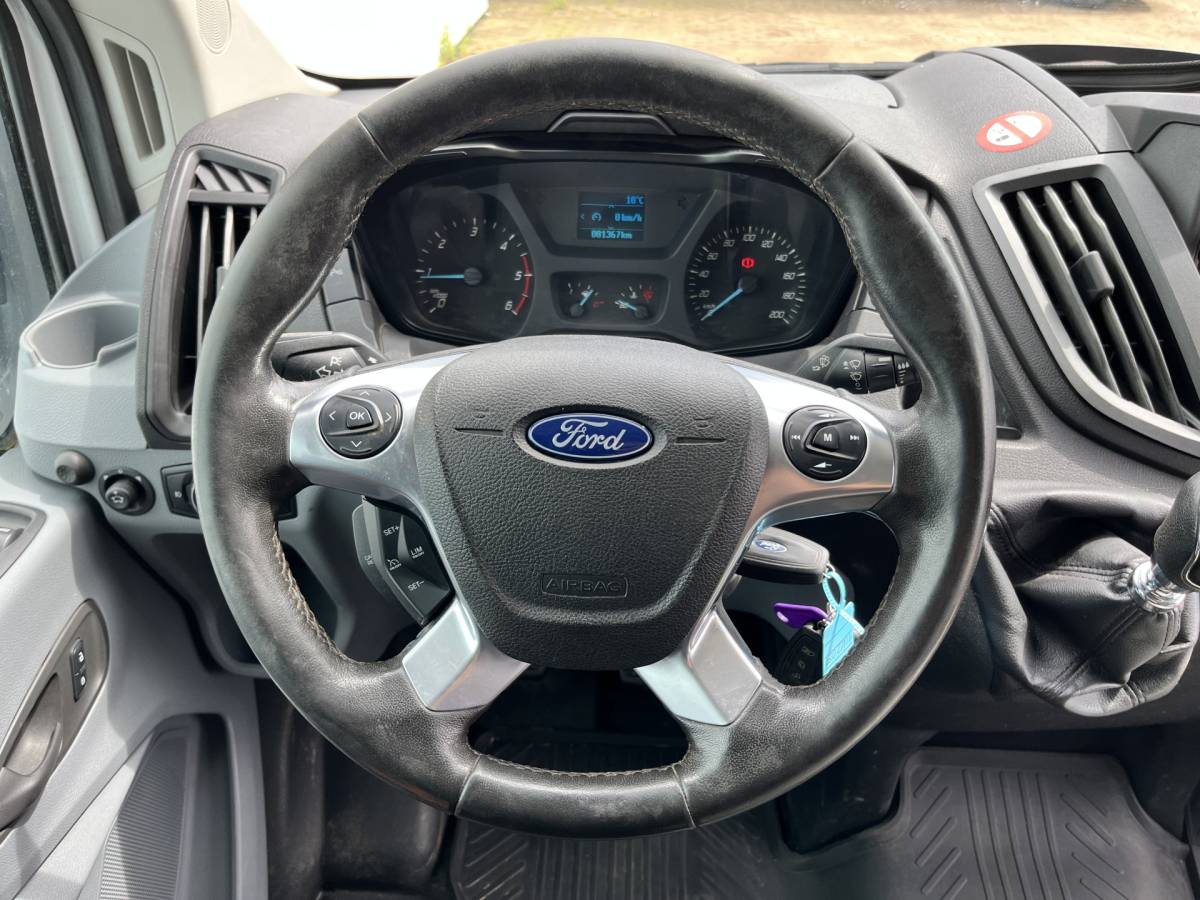 Ford Transit Ford Transit 2.0 TDCI 130PK L2H2 Airco Cruise Control Parkeersensoren Stoelverwarming Zwaailampen Kastwand Inbouw