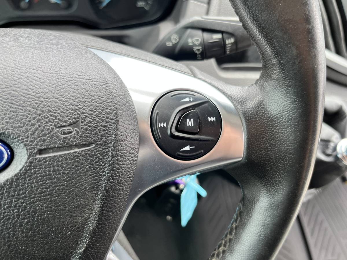 Ford Transit Ford Transit 2.0 TDCI 130PK L2H2 Airco Cruise Control Parkeersensoren Stoelverwarming Zwaailampen Kastwand Inbouw