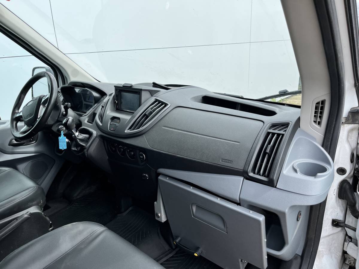 Ford Transit Ford Transit 2.0 TDCI 130PK L2H2 Airco Cruise Control Parkeersensoren Stoelverwarming Zwaailampen Kastwand Inbouw