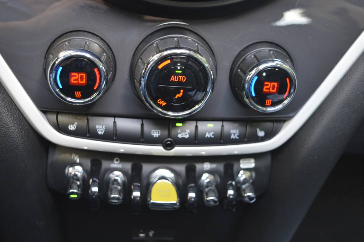 MINI Countryman MINI Mini Countryman 1.5 Cooper S PHEV ALL4 Chili  / Panoramadak / Apple,android / Sportinterieur / Led verlichting / Enz.