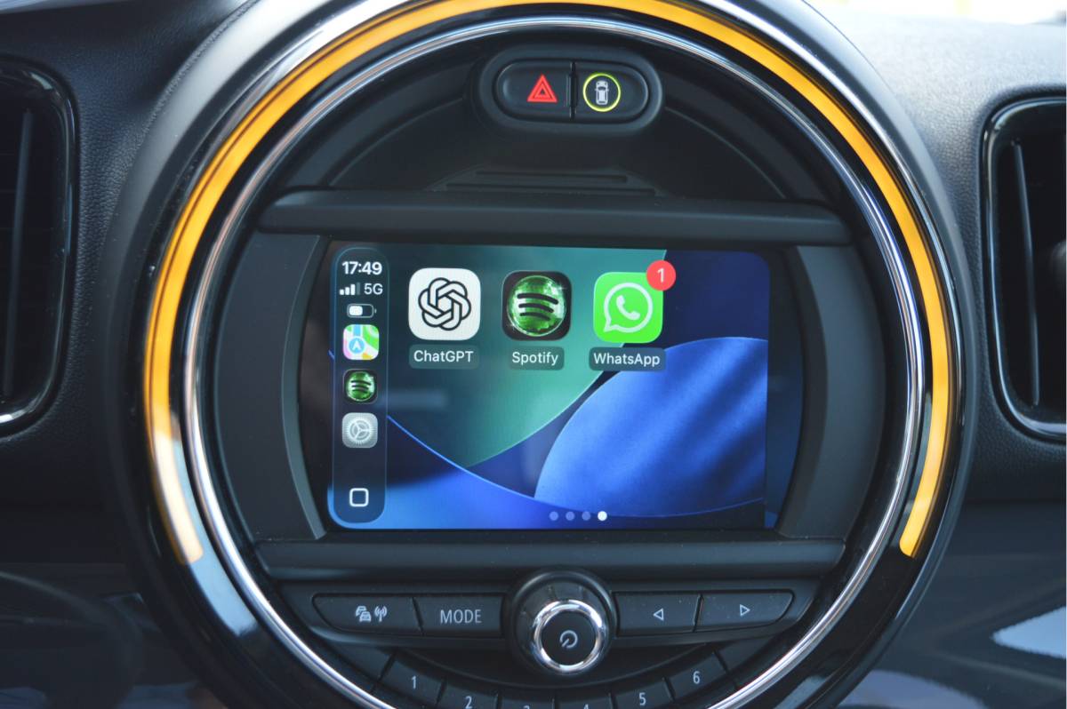 MINI Countryman MINI Mini Countryman 1.5 Cooper S PHEV ALL4 Chili  / Panoramadak / Apple,android / Sportinterieur / Led verlichting / Enz.