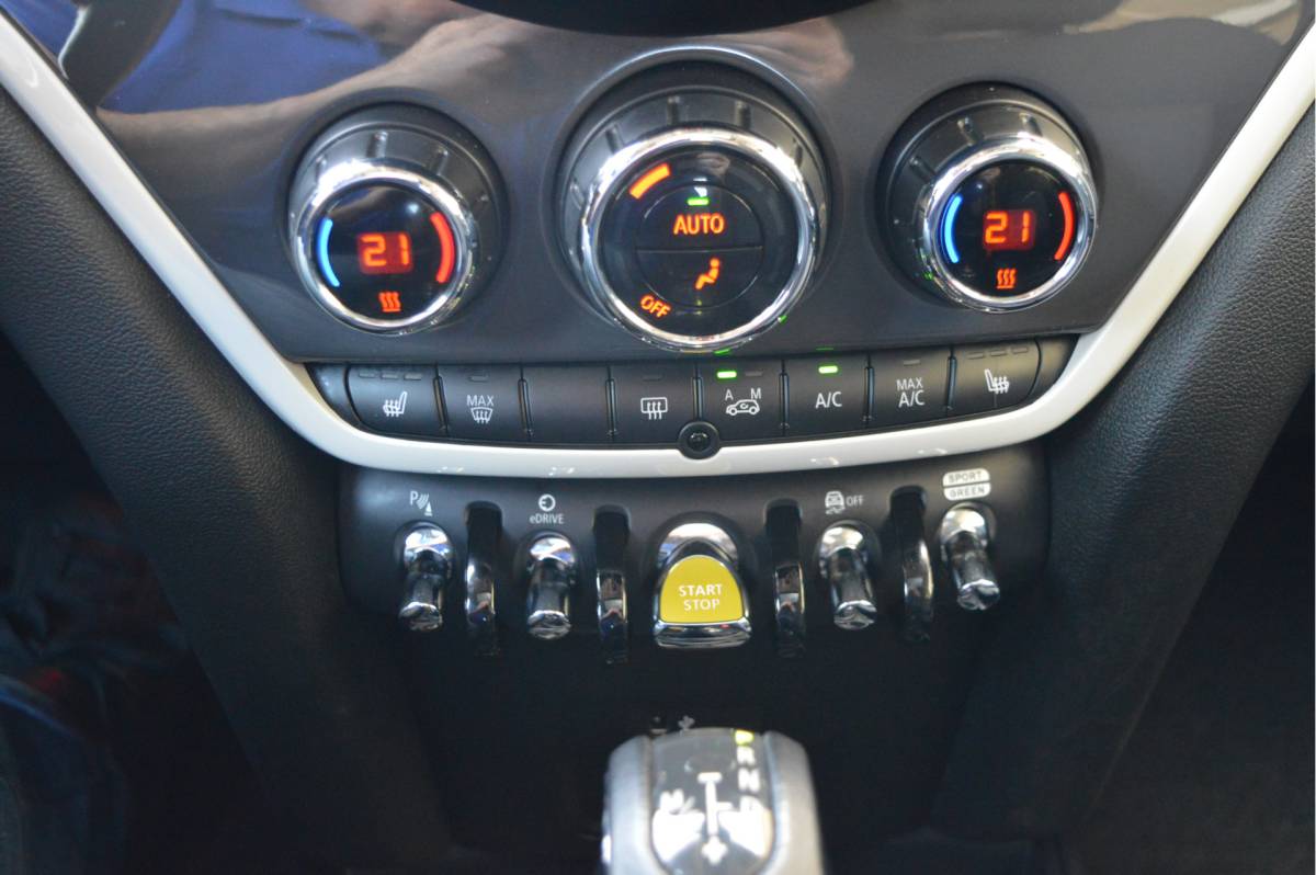 MINI Countryman MINI Mini Countryman 1.5 Cooper S PHEV ALL4 Chili  / Panoramadak / Apple,android / Sportinterieur / Led verlichting / Enz.