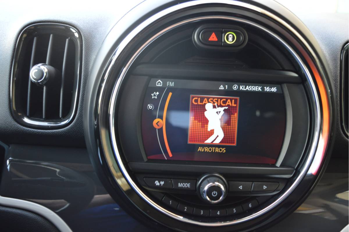 MINI Countryman MINI Mini Countryman 1.5 Cooper S PHEV ALL4 Chili  / Panoramadak / Apple,android / Sportinterieur / Led verlichting / Enz.