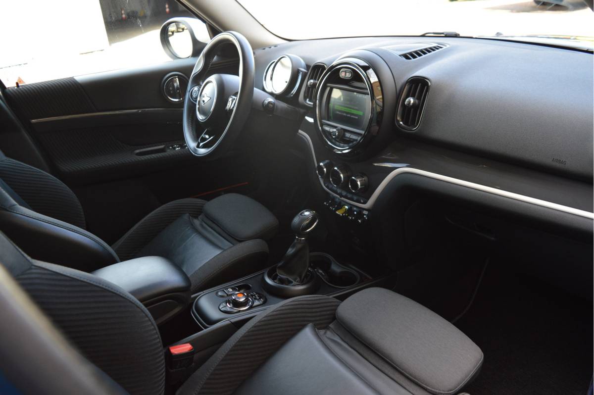 MINI Countryman MINI Mini Countryman 1.5 Cooper S PHEV ALL4 Chili  / Panoramadak / Apple,android / Sportinterieur / Led verlichting / Enz.