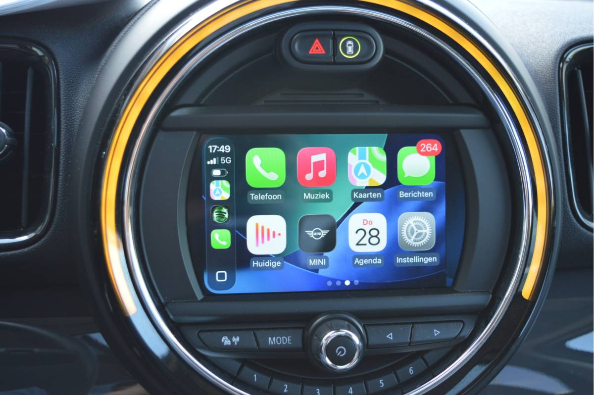 MINI Countryman MINI Mini Countryman 1.5 Cooper S PHEV ALL4 Chili  / Panoramadak / Apple,android / Sportinterieur / Led verlichting / Enz.