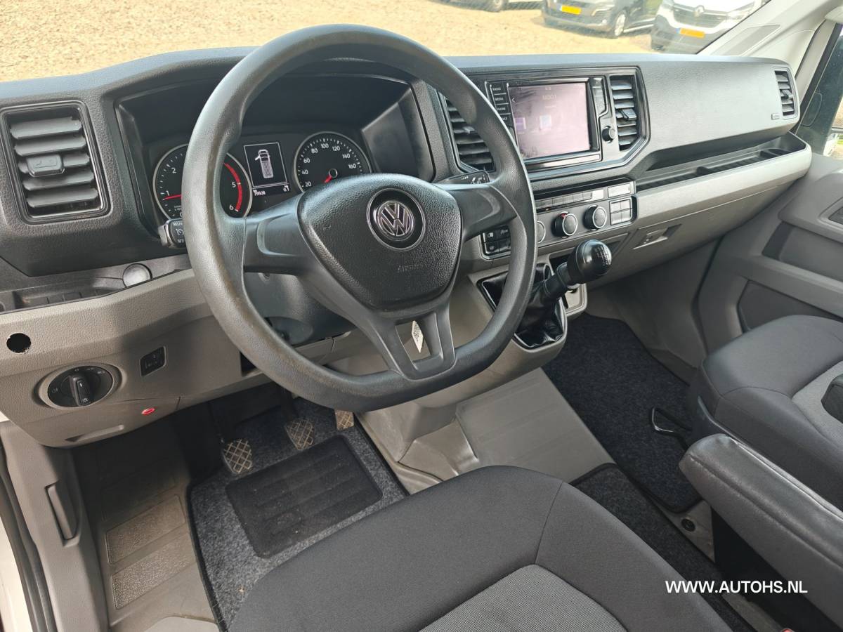 Volkswagen Crafter Volkswagen Crafter 35 2.0 TDI L3H3 EL Highline , Apk 8-2027 , Euro 6 , 1e Eig. 3000 KG trekkracht , Lage km , cruise , camera.
