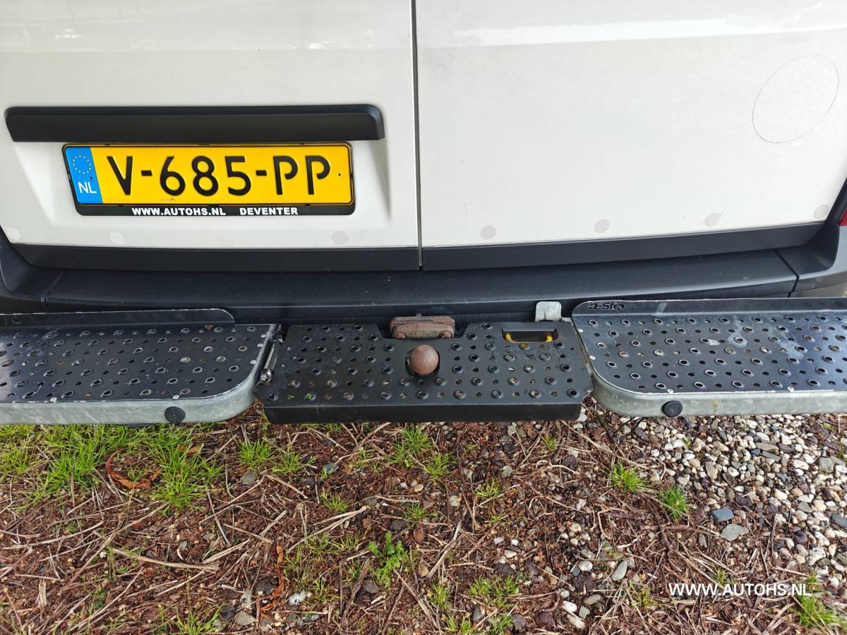 Volkswagen Crafter Volkswagen Crafter 35 2.0 TDI L3H3 EL Highline , Apk 8-2027 , Euro 6 , 1e Eig. 3000 KG trekkracht , Lage km , cruise , camera.