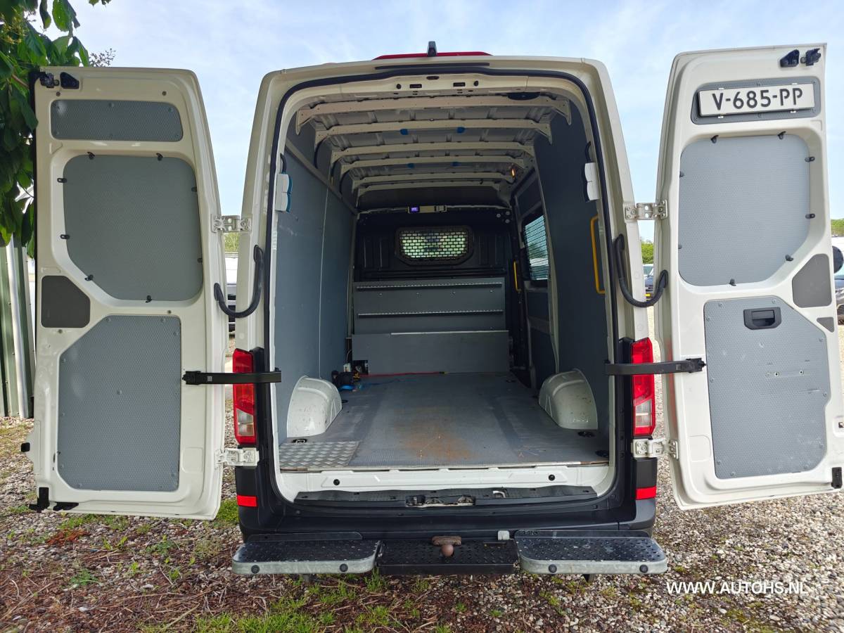 Volkswagen Crafter Volkswagen Crafter 35 2.0 TDI L3H3 EL Highline , Apk 8-2027 , Euro 6 , 1e Eig. 3000 KG trekkracht , Lage km , cruise , camera.