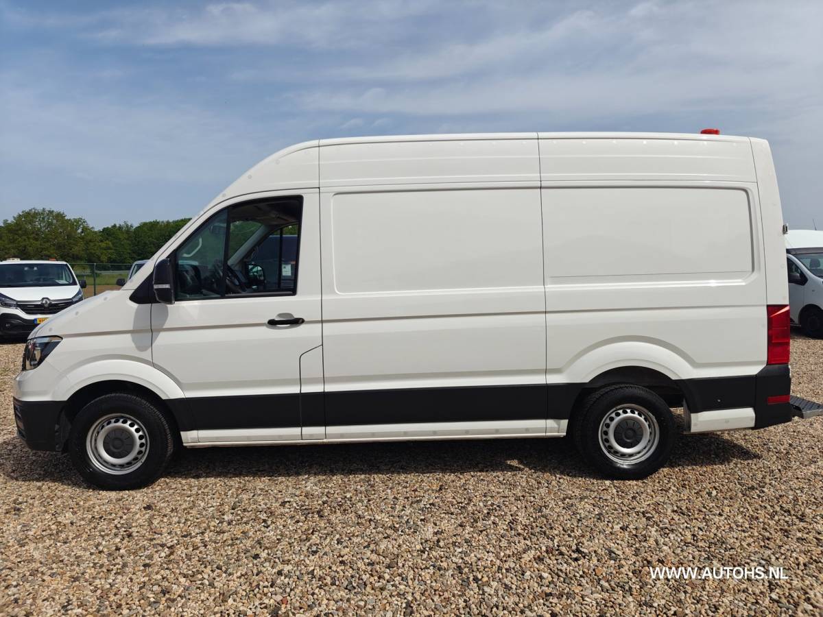 Volkswagen Crafter Volkswagen Crafter 35 2.0 TDI L3H3 EL Highline , Apk 8-2027 , Euro 6 , 1e Eig. 3000 KG trekkracht , Lage km , cruise , camera.