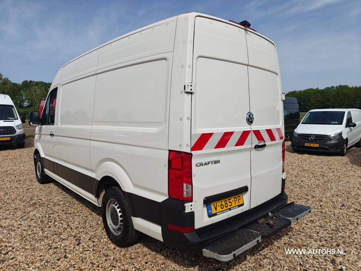 Volkswagen Crafter Volkswagen Crafter 35 2.0 TDI L3H3 EL Highline , Apk 8-2027 , Euro 6 , 1e Eig. 3000 KG trekkracht , Lage km , cruise , camera.
