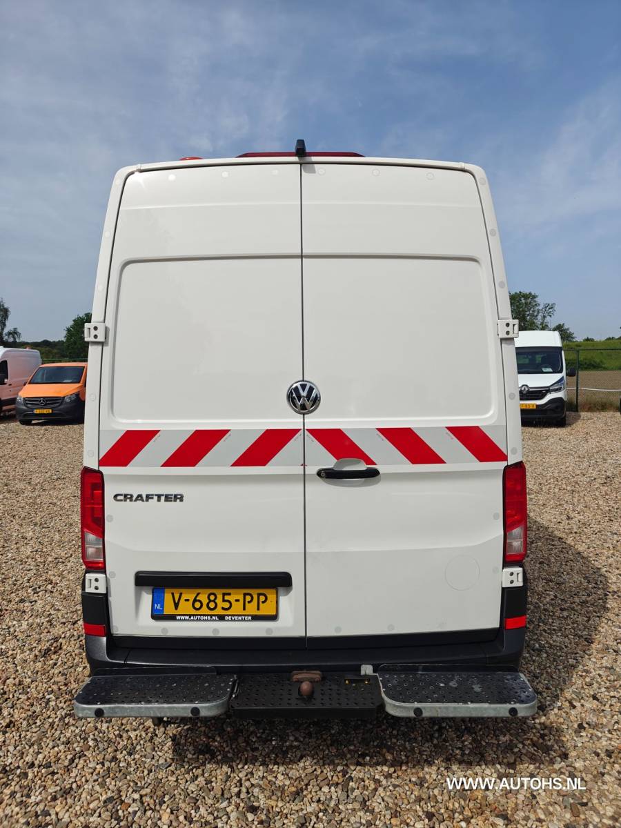 Volkswagen Crafter Volkswagen Crafter 35 2.0 TDI L3H3 EL Highline , Apk 8-2027 , Euro 6 , 1e Eig. 3000 KG trekkracht , Lage km , cruise , camera.