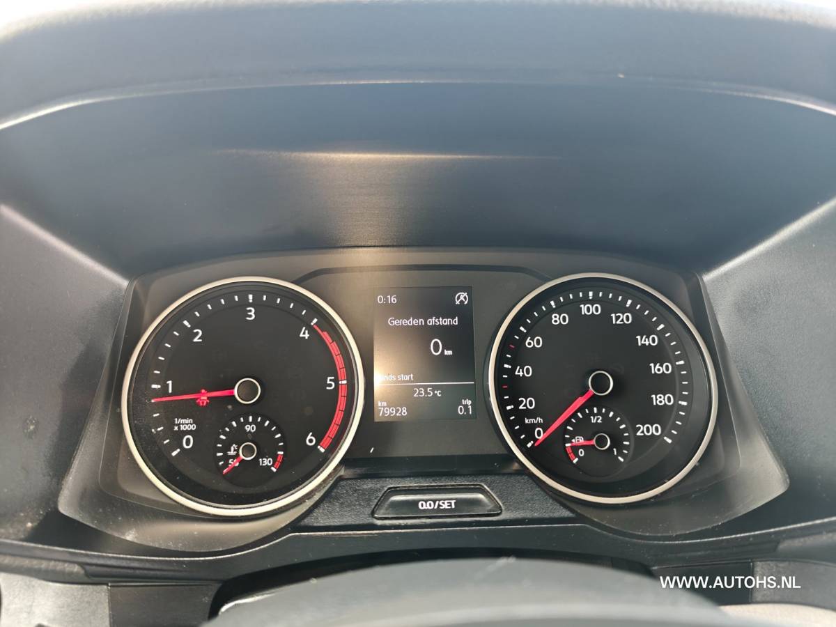 Volkswagen Crafter Volkswagen Crafter 35 2.0 TDI L3H3 EL Highline , Apk 8-2027 , Euro 6 , 1e Eig. 3000 KG trekkracht , Lage km , cruise , camera.