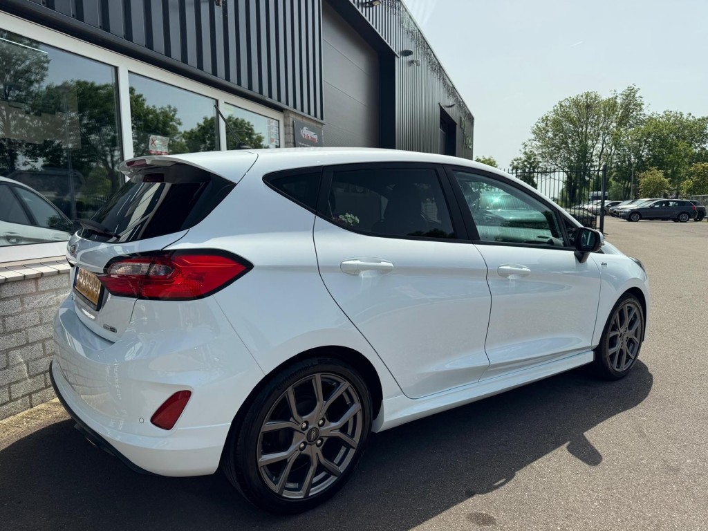 Ford Fiesta Ford Fiesta 1.0 Ecoboost Hybrid ST-line Origineel NL! Winterpakket Carplay Led Cruise Laneassist