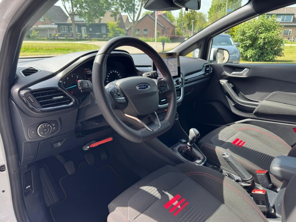 Ford Fiesta Ford Fiesta 1.0 Ecoboost Hybrid ST-line Origineel NL! Winterpakket Carplay Led Cruise Laneassist