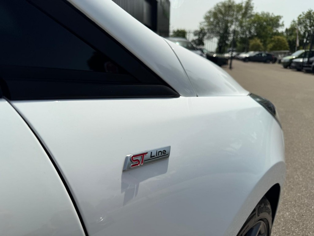Ford Fiesta Ford Fiesta 1.0 Ecoboost Hybrid ST-line Origineel NL! Winterpakket Carplay Led Cruise Laneassist