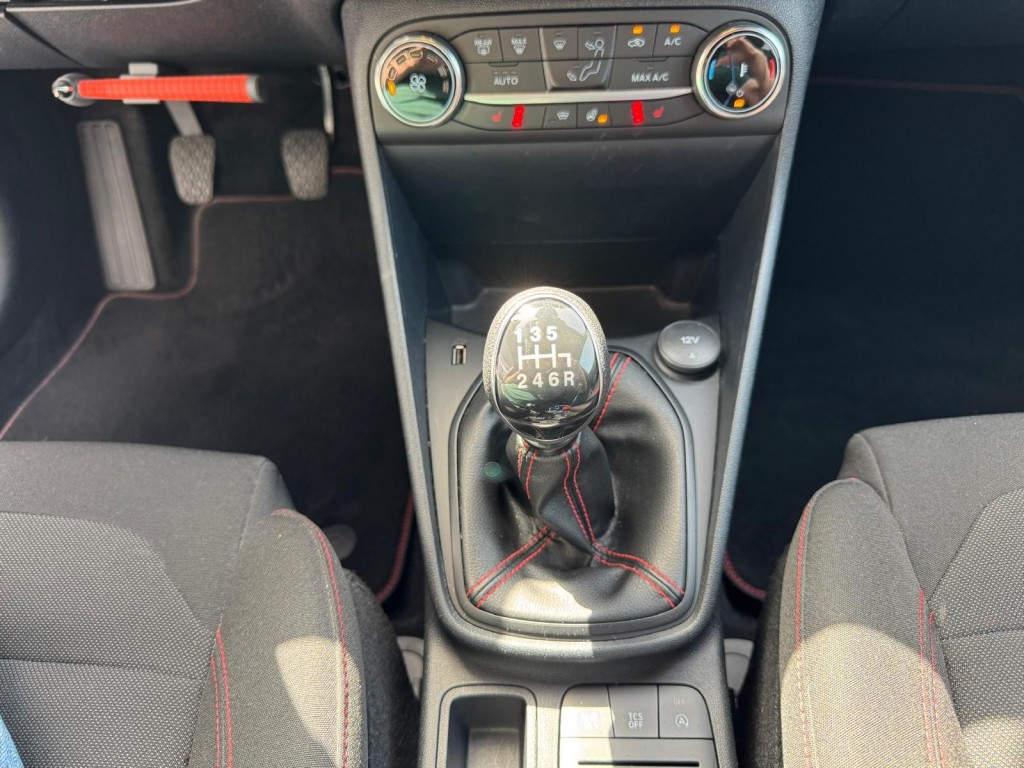 Ford Fiesta Ford Fiesta 1.0 Ecoboost Hybrid ST-line Origineel NL! Winterpakket Carplay Led Cruise Laneassist