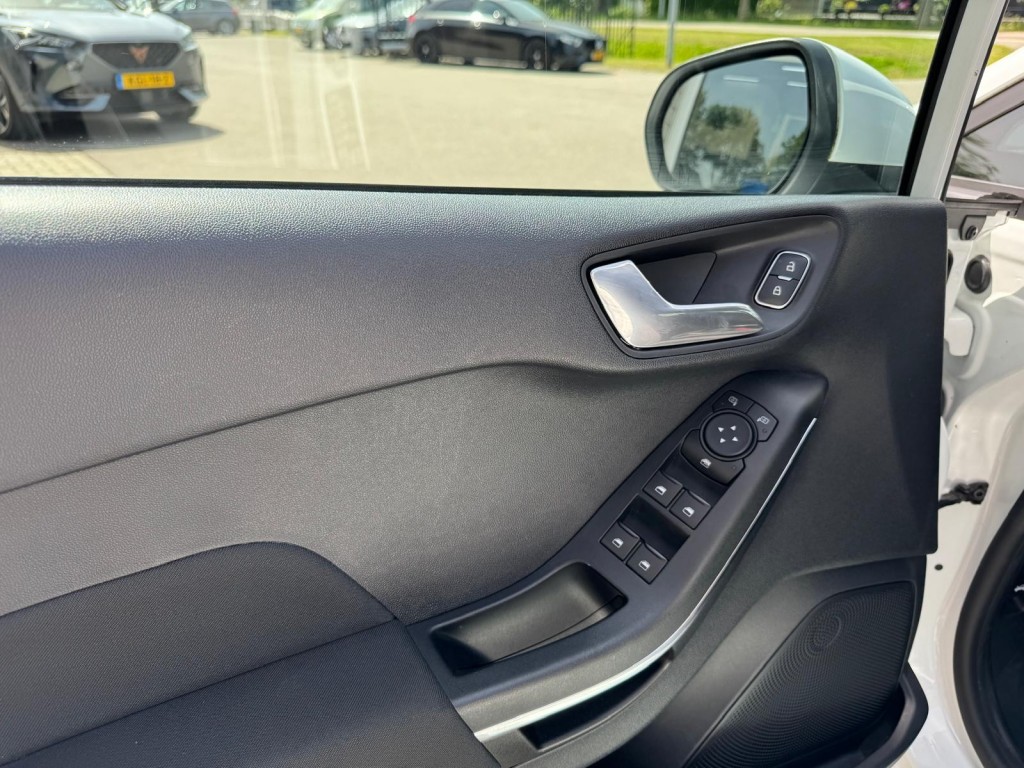 Ford Fiesta Ford Fiesta 1.0 Ecoboost Hybrid ST-line Origineel NL! Winterpakket Carplay Led Cruise Laneassist