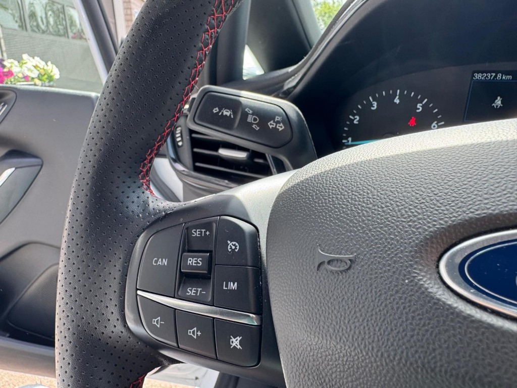 Ford Fiesta Ford Fiesta 1.0 Ecoboost Hybrid ST-line Origineel NL! Winterpakket Carplay Led Cruise Laneassist