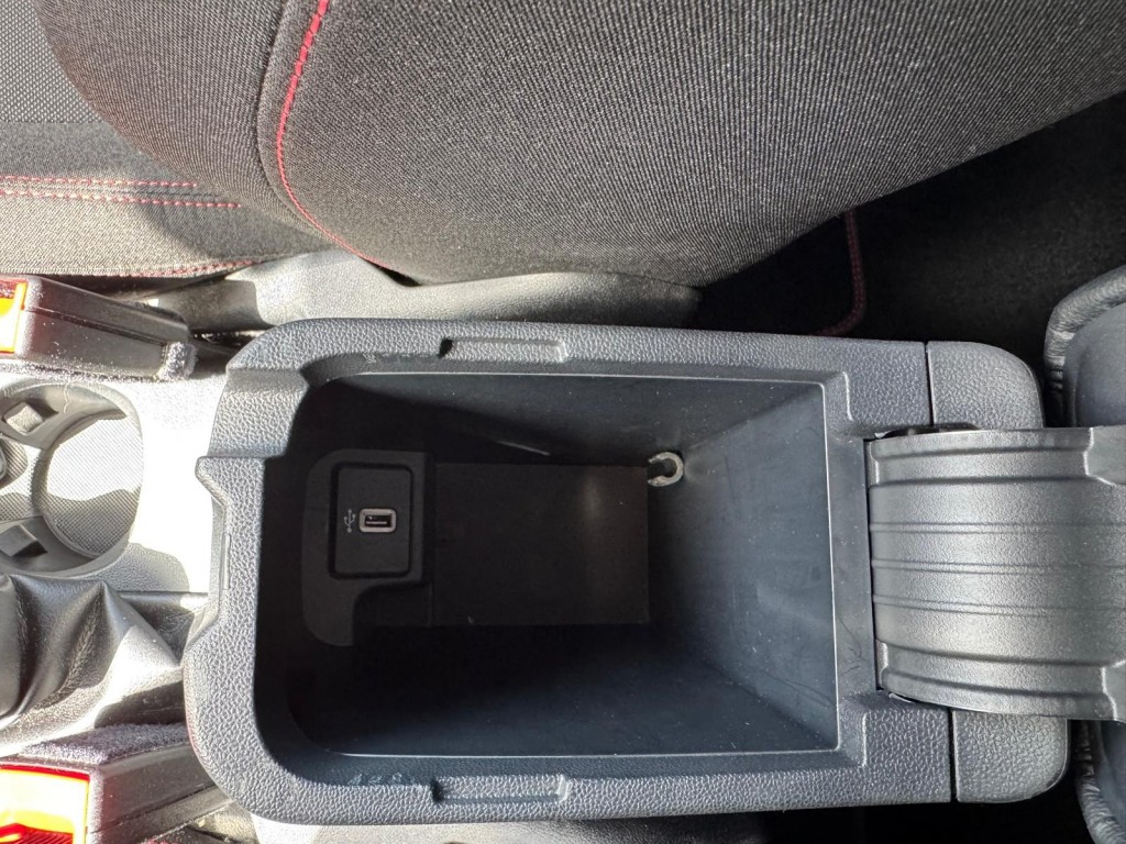 Ford Fiesta Ford Fiesta 1.0 Ecoboost Hybrid ST-line Origineel NL! Winterpakket Carplay Led Cruise Laneassist