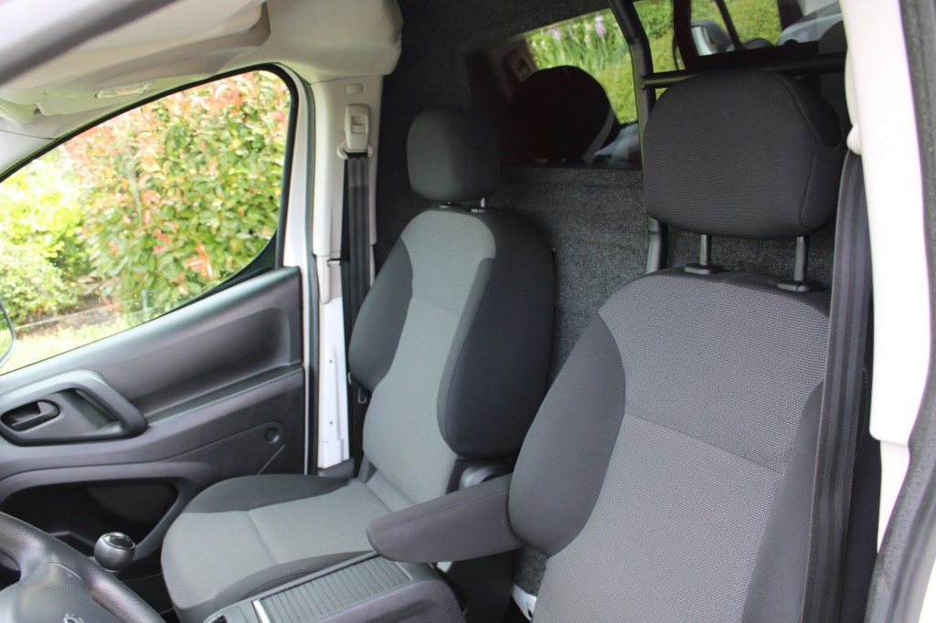 Peugeot Partner Peugeot Partner 122 1.6HDI 99pk Premium Bestel L1 airco/cruise/navi/trekhaak