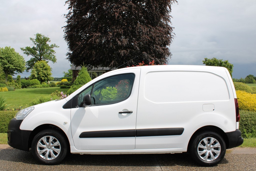 Peugeot Partner Peugeot Partner 122 1.6HDI 99pk Premium Bestel L1 airco/cruise/navi/trekhaak