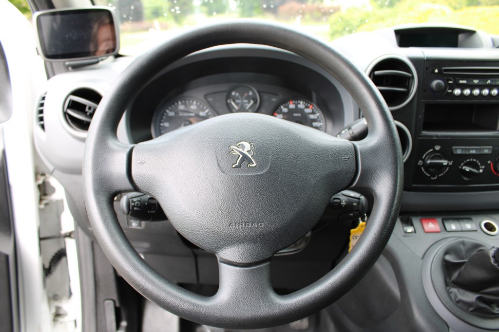Peugeot Partner Peugeot Partner 122 1.6HDI 99pk Premium Bestel L1 airco/cruise/navi/trekhaak