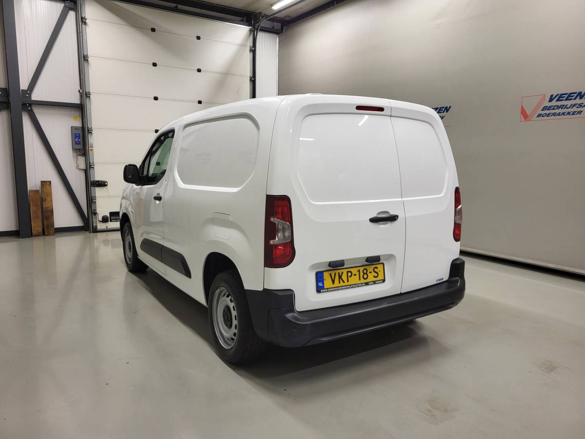 Peugeot Partner Peugeot Partner 1.2PureTech 111pk Benzine!