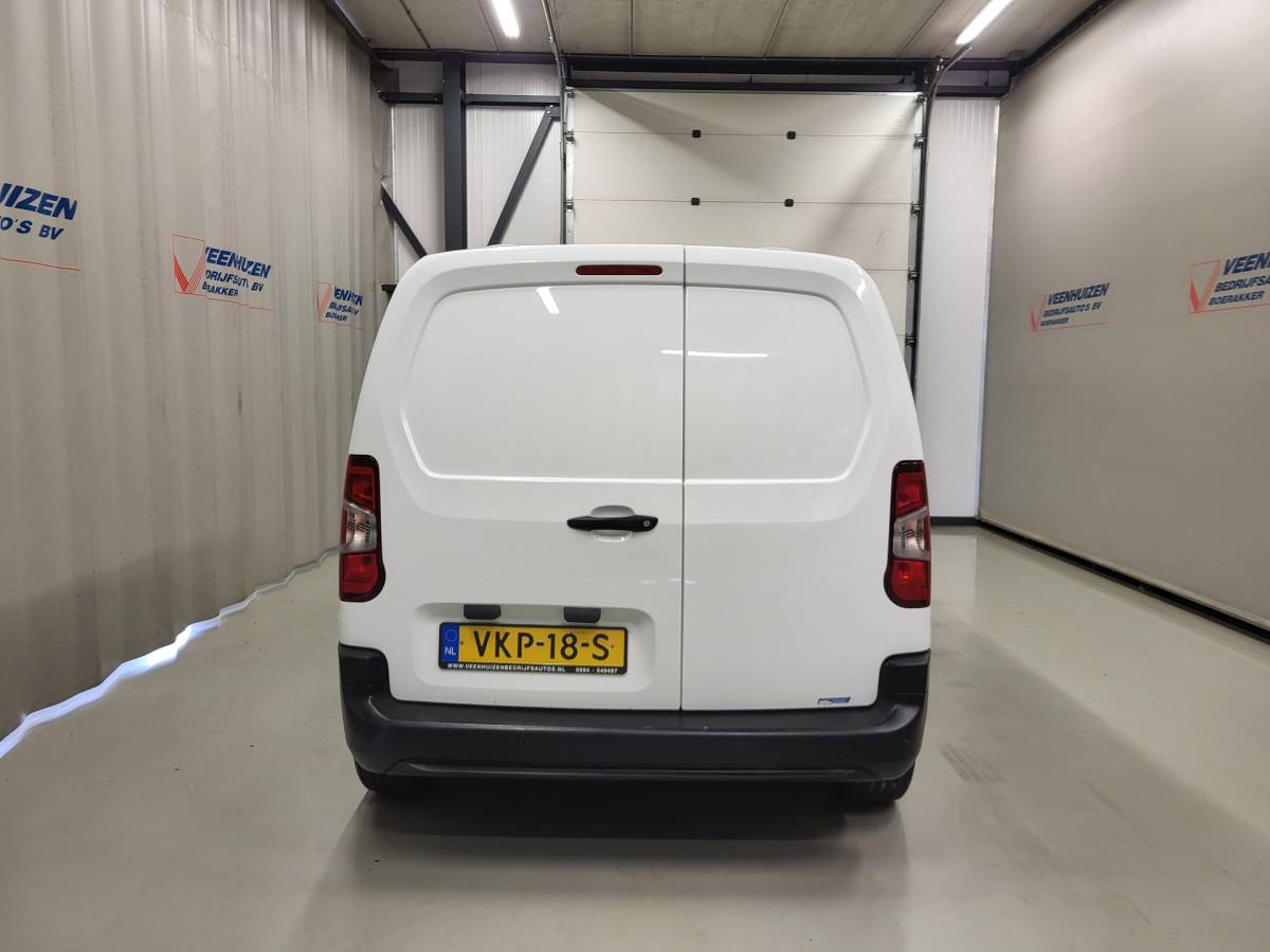 Peugeot Partner Peugeot Partner 1.2PureTech 111pk Benzine!