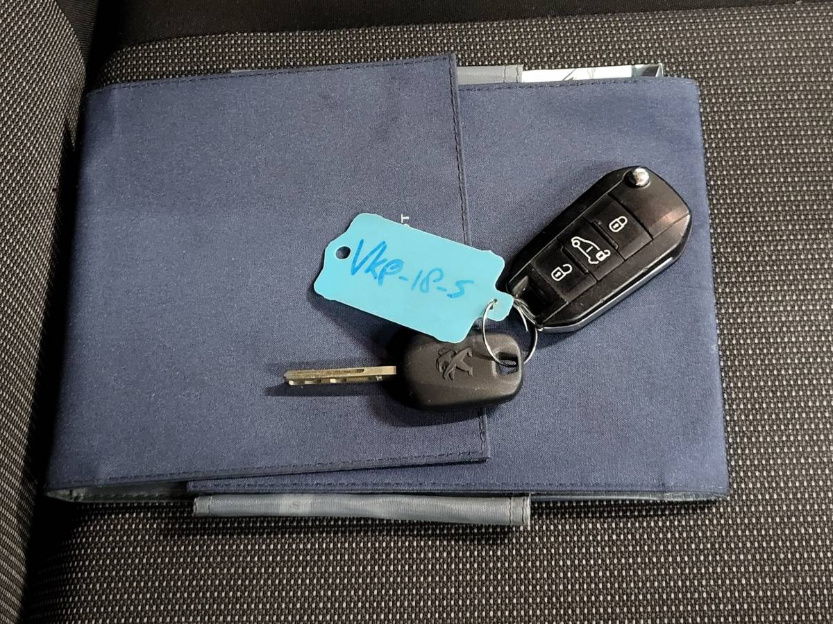 Peugeot Partner Peugeot Partner 1.2PureTech 111pk Benzine!