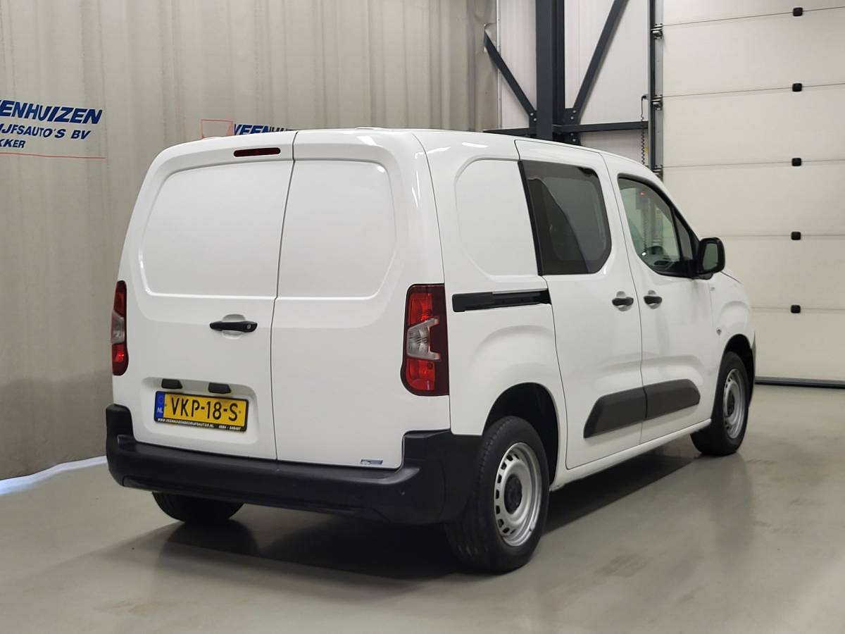 Peugeot Partner Peugeot Partner 1.2PureTech 111pk Benzine!