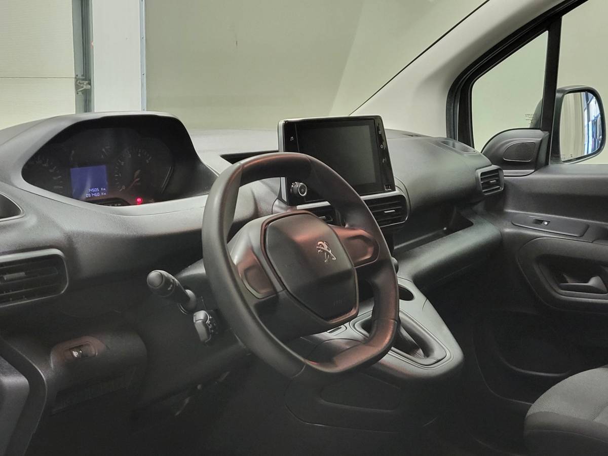 Peugeot Partner Peugeot Partner 1.2PureTech 111pk Benzine!