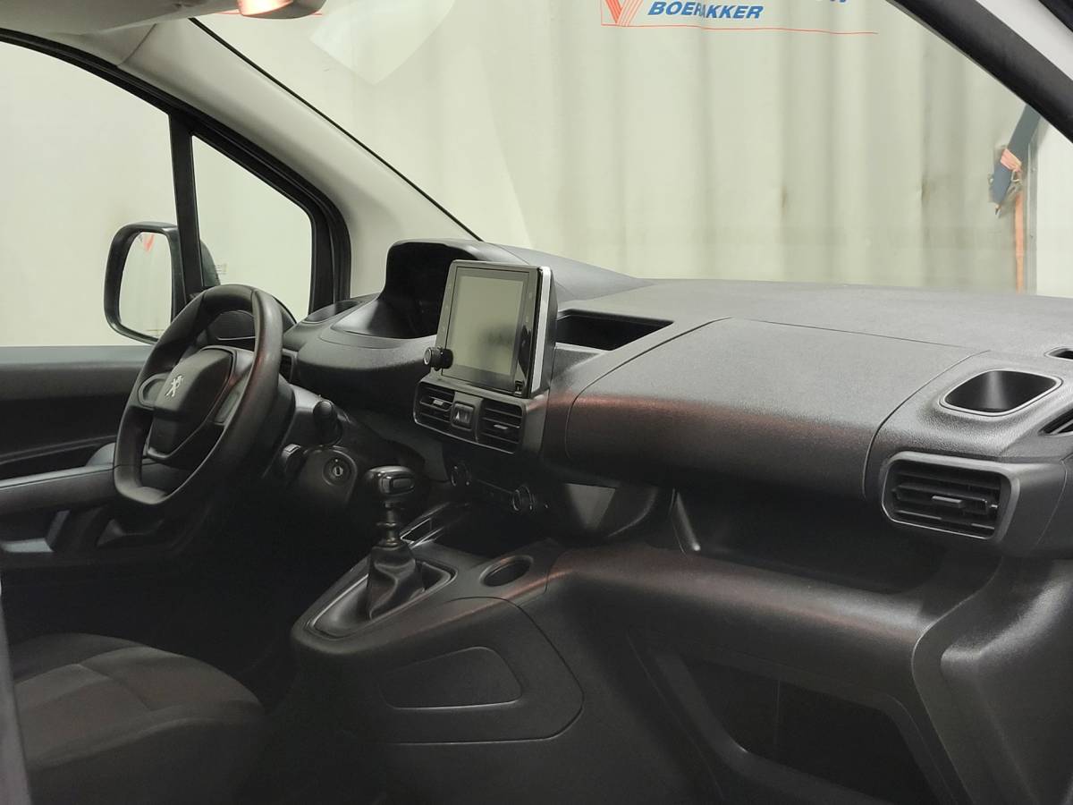 Peugeot Partner Peugeot Partner 1.2PureTech 111pk Benzine!