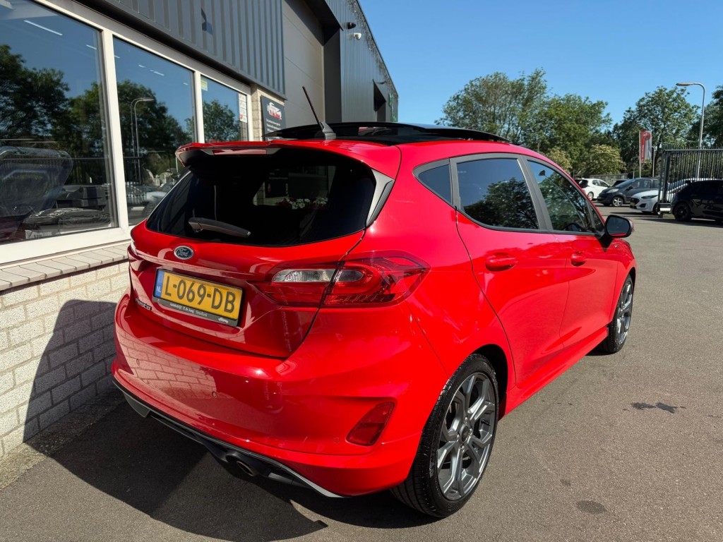 Ford Fiesta Ford Fiesta 1.0 Ecoboost ST-Line Panoramadak Carplay Winterpakket Led Navigatie