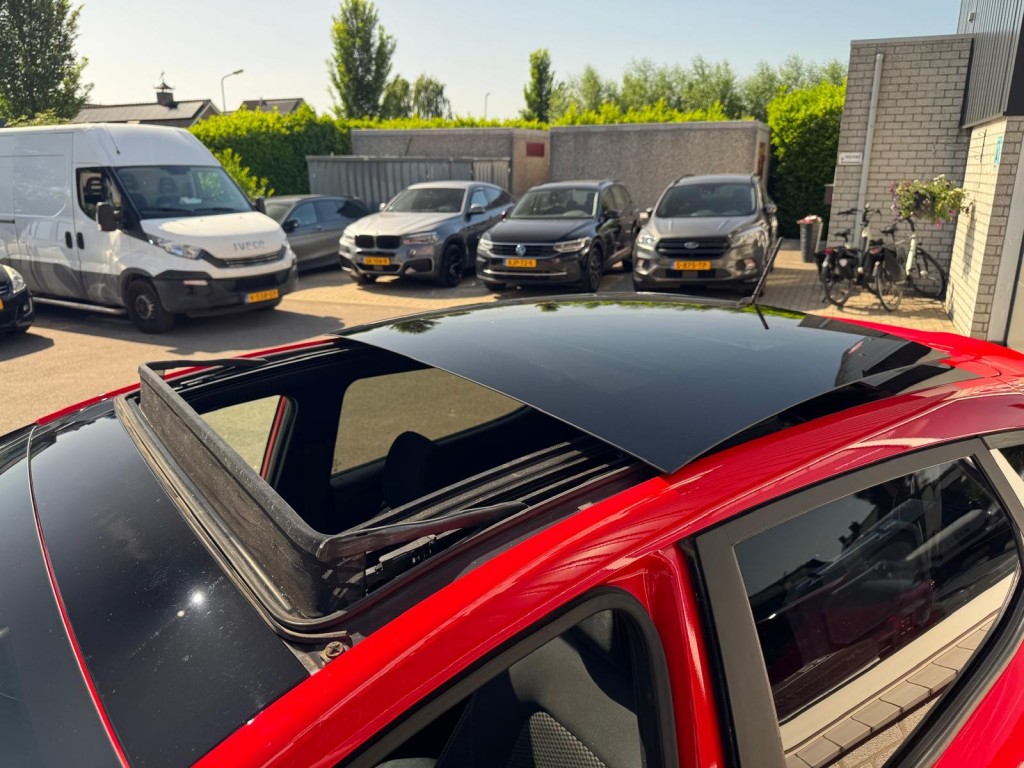 Ford Fiesta Ford Fiesta 1.0 Ecoboost ST-Line Panoramadak Carplay Winterpakket Led Navigatie